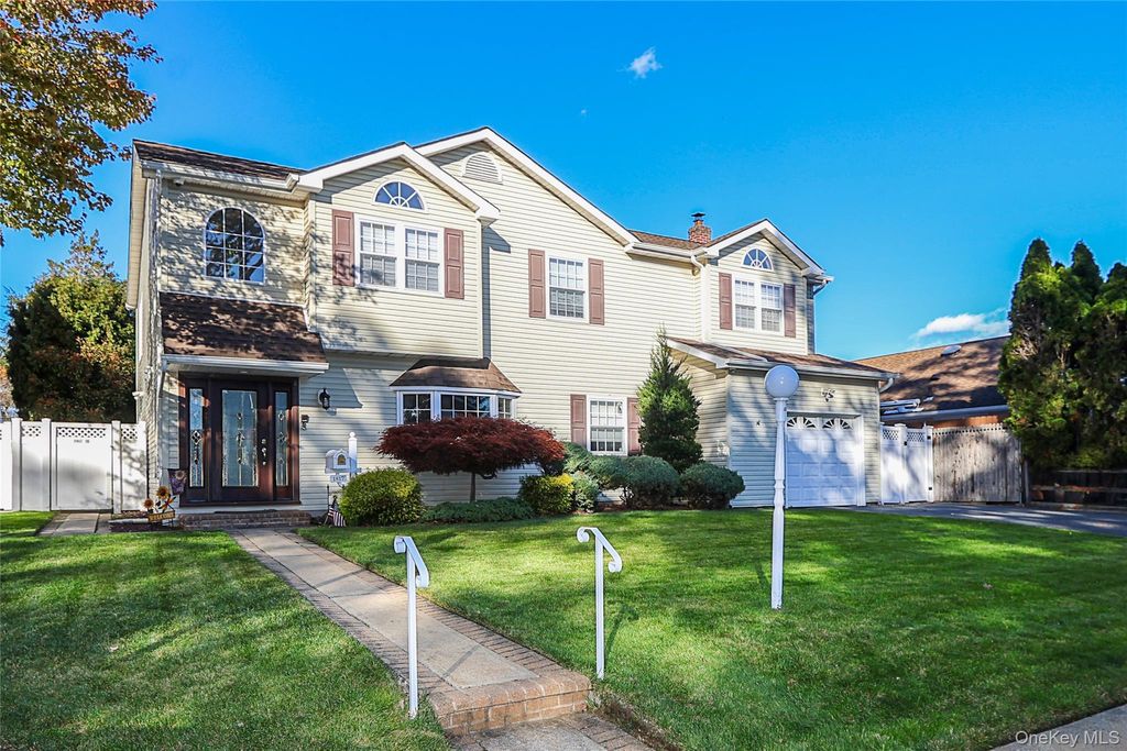 Photo of 1817 Gardenia Avenue, North Merrick, NY 11566 (MLS # 943790)