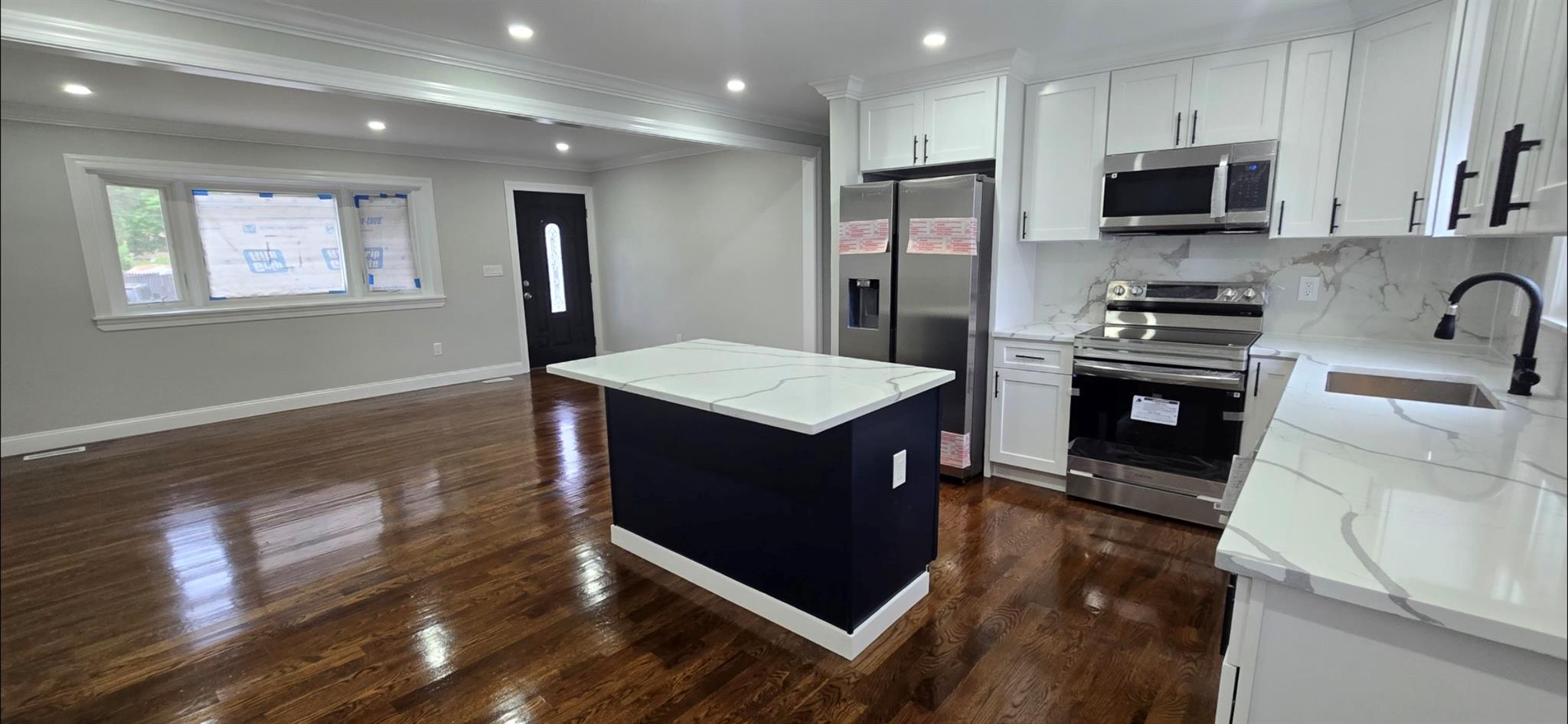 73 Lincoln Avenue, Deer Park, New York image 8