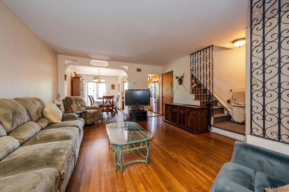 248 Throggs Neck Boulevard