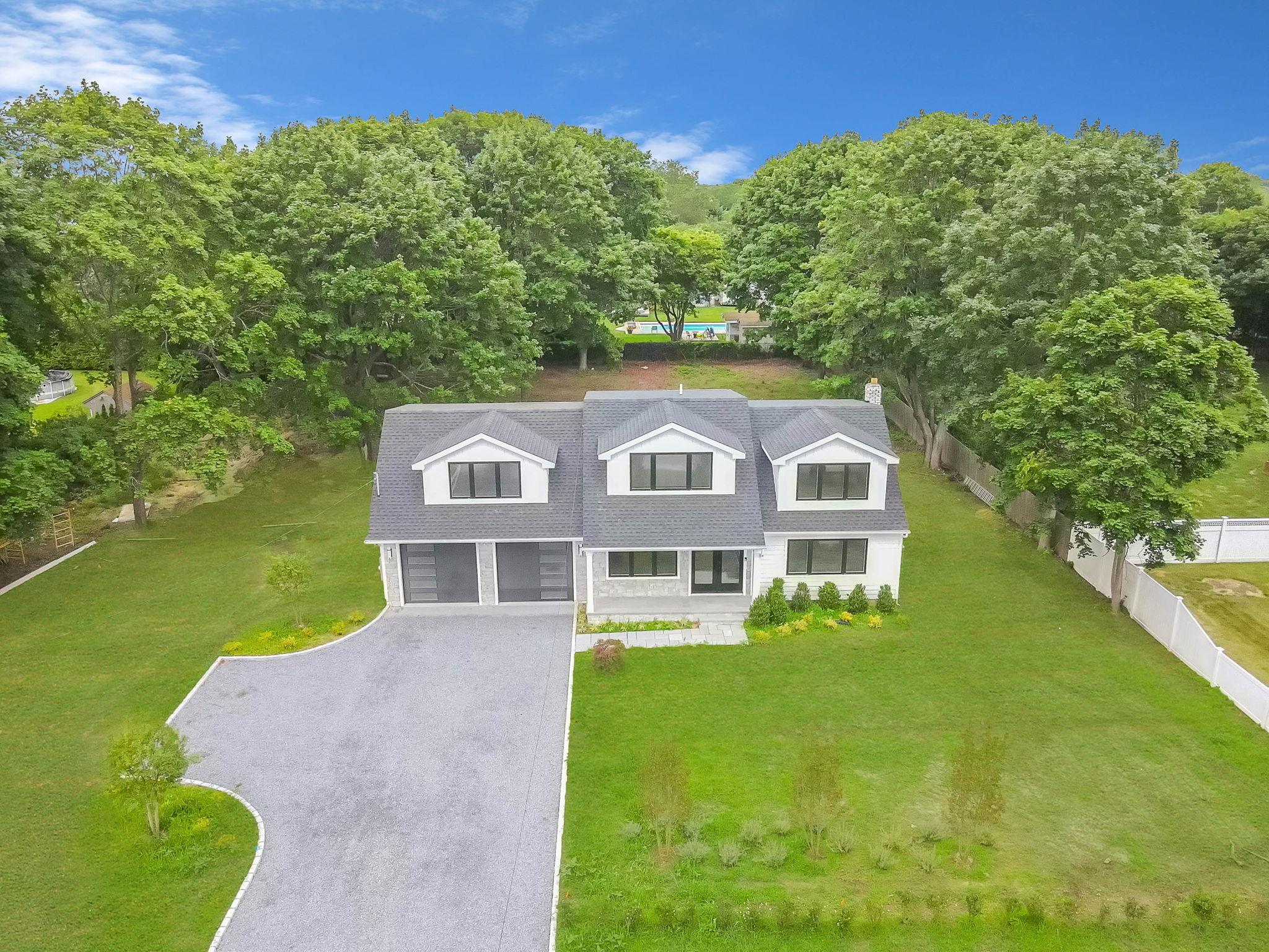 11 Bayview Avenue