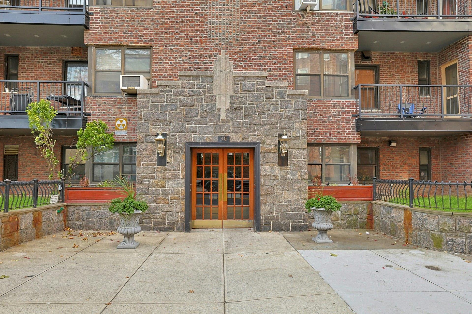 30 Clinton Place #4C, New Rochelle, New York image 1