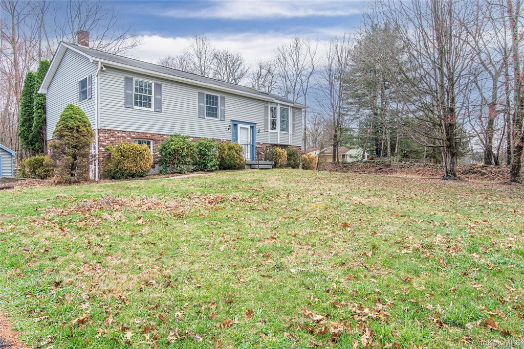 Photo of 616 N Elting Corners Road, Highland, NY 12528 (MLS # 980707)