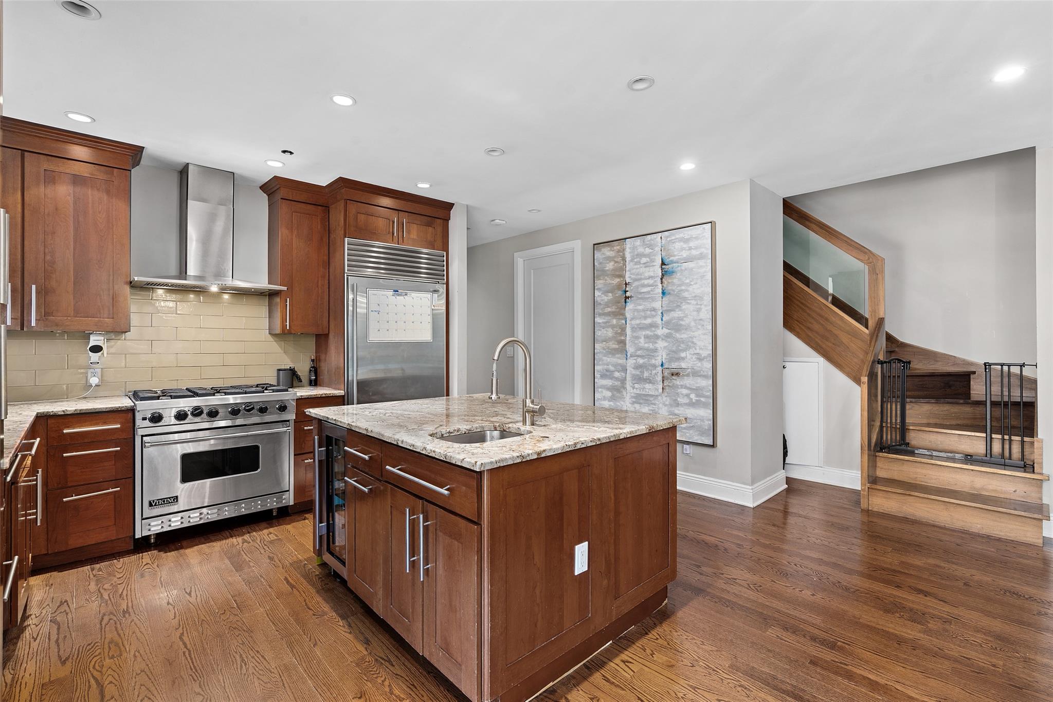 Arlington Avenue 3D, Bronx, New York - 4 Bedrooms  
3 Bathrooms  
6 Rooms - 