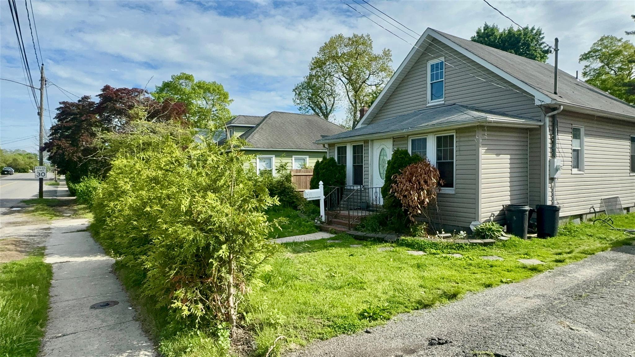 519 Sweezy Avenue, Riverhead, New York image 2