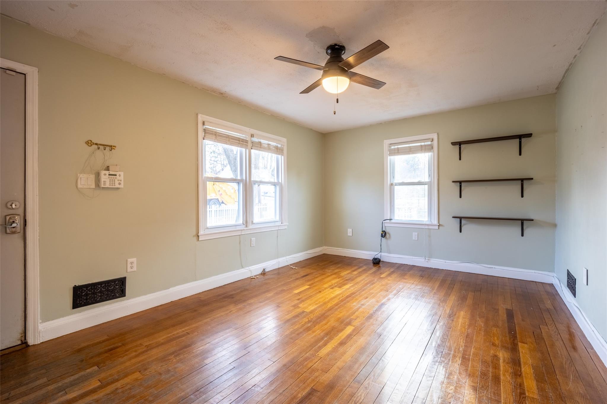 11 N Locust Avenue, New Windsor, New York image 11