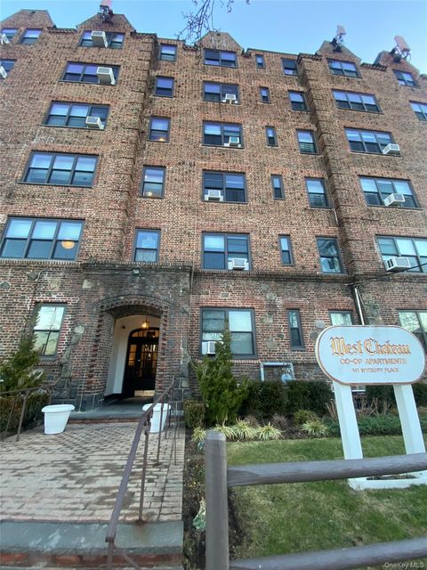 Condo For Sale - 141 Wyckoff Place #6-E<br/> Woodmere, NY 11598