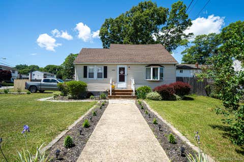 Homes For Sale - 1406 Coates Avenue<br/> Holbrook, NY 11741