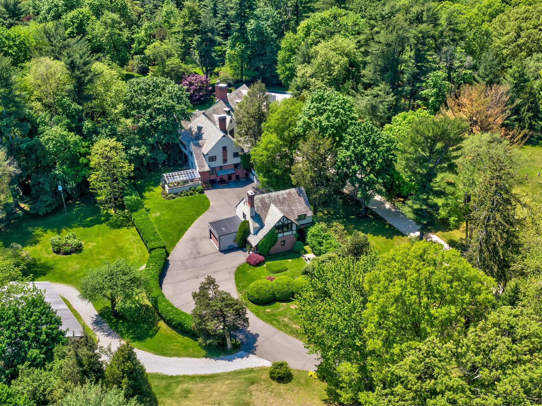 95 Piping Rock Road, Locust Valley, New York image 31