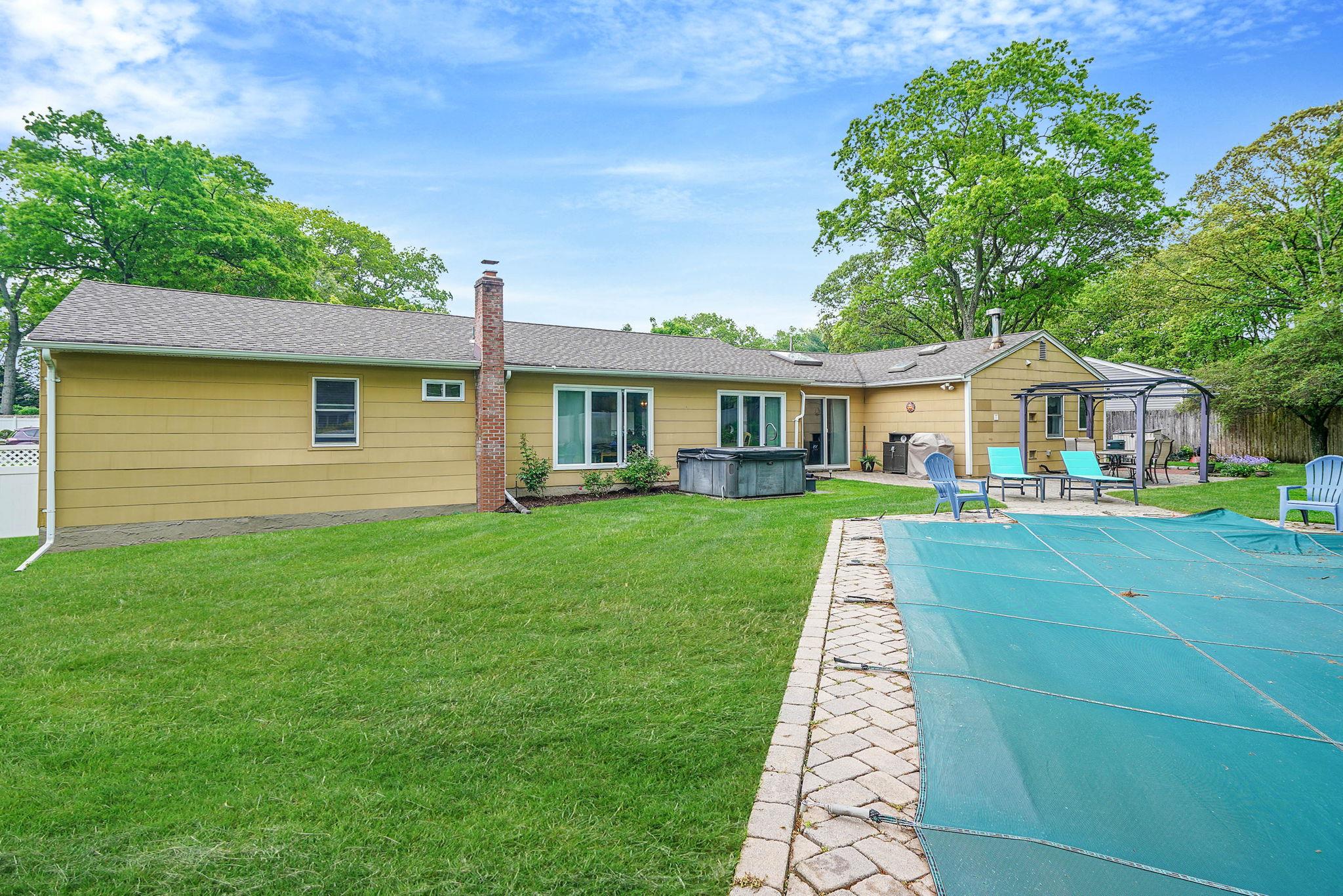 6 Rockhall Lane, Rocky Point, New York image 37