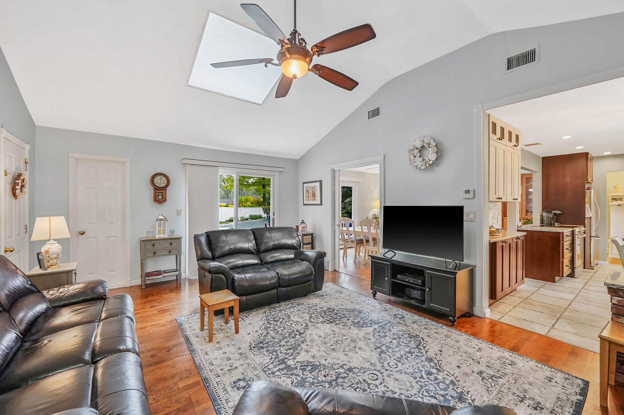6 Rockhall Lane, Rocky Point, New York image 17