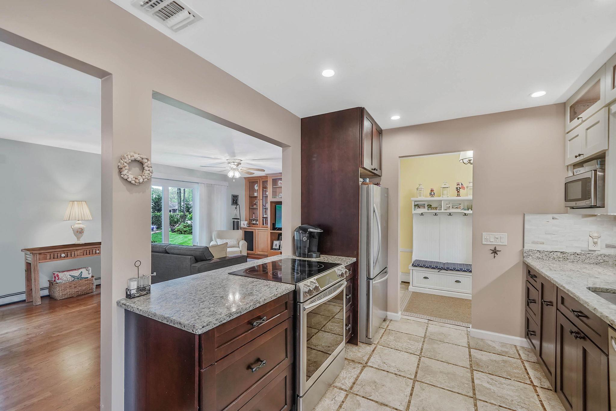 6 Rockhall Lane, Rocky Point, New York image 6