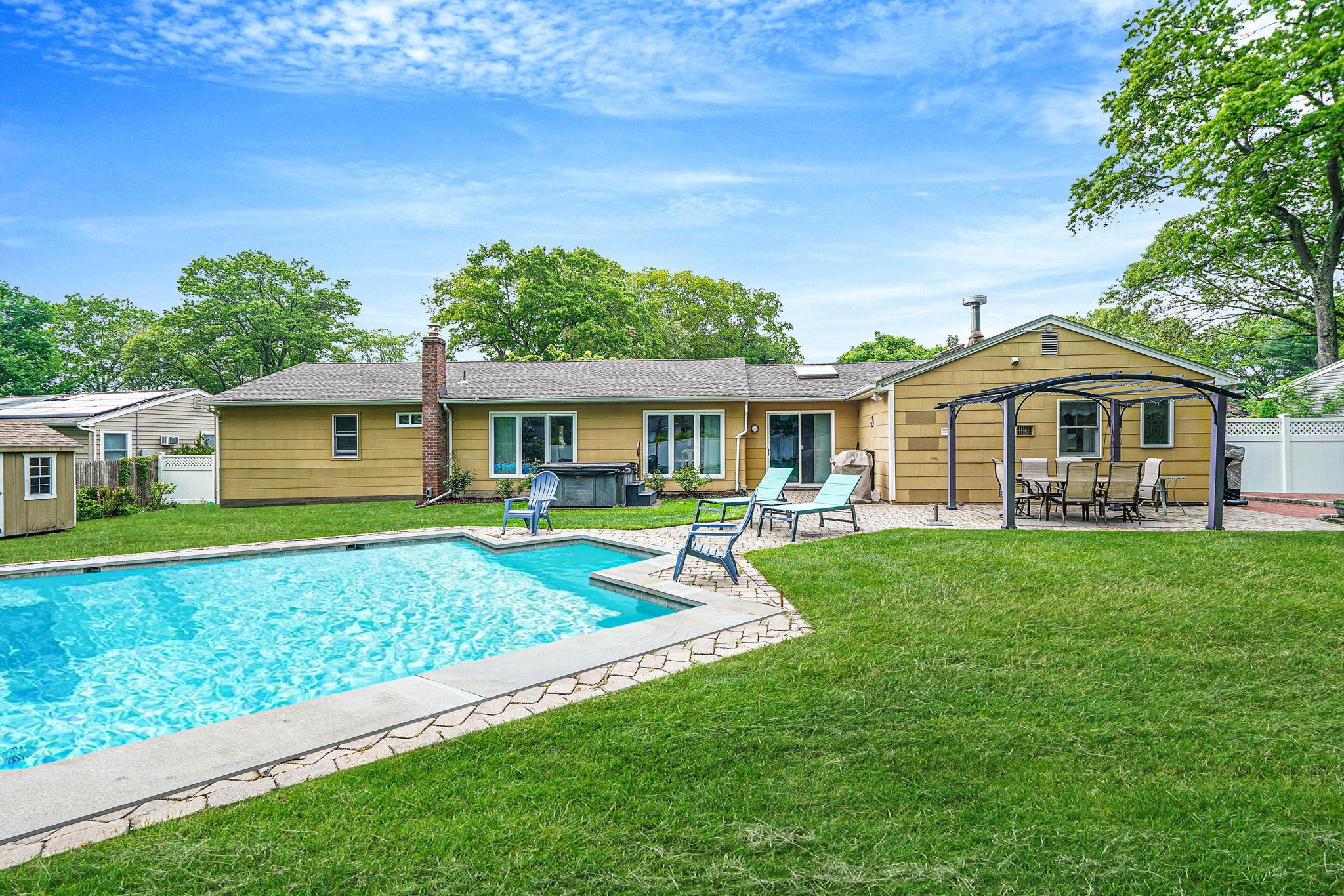 6 Rockhall Lane, Rocky Point, New York image 34
