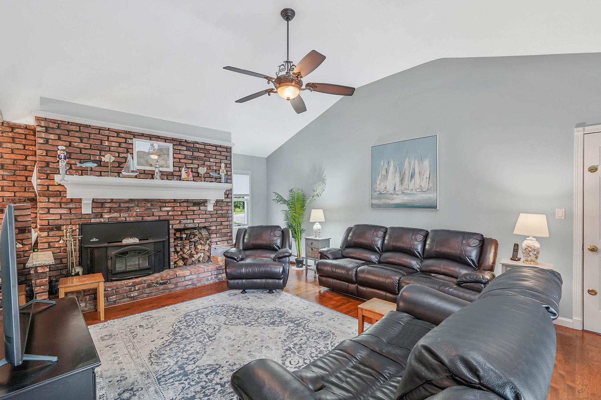 6 Rockhall Lane, Rocky Point, New York image 14