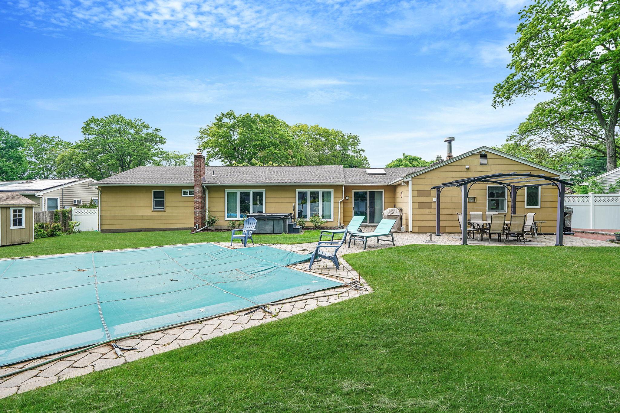 6 Rockhall Lane, Rocky Point, New York image 35