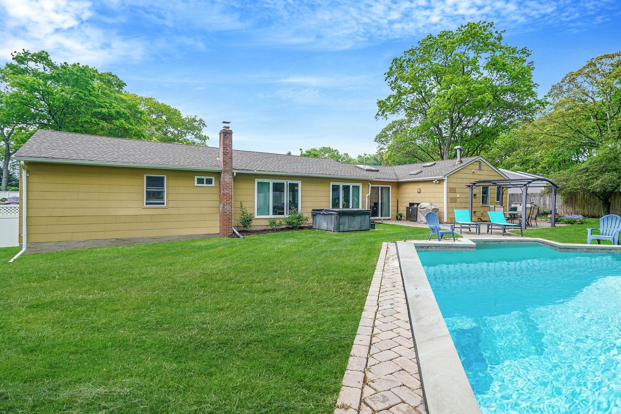 6 Rockhall Lane, Rocky Point, New York image 36