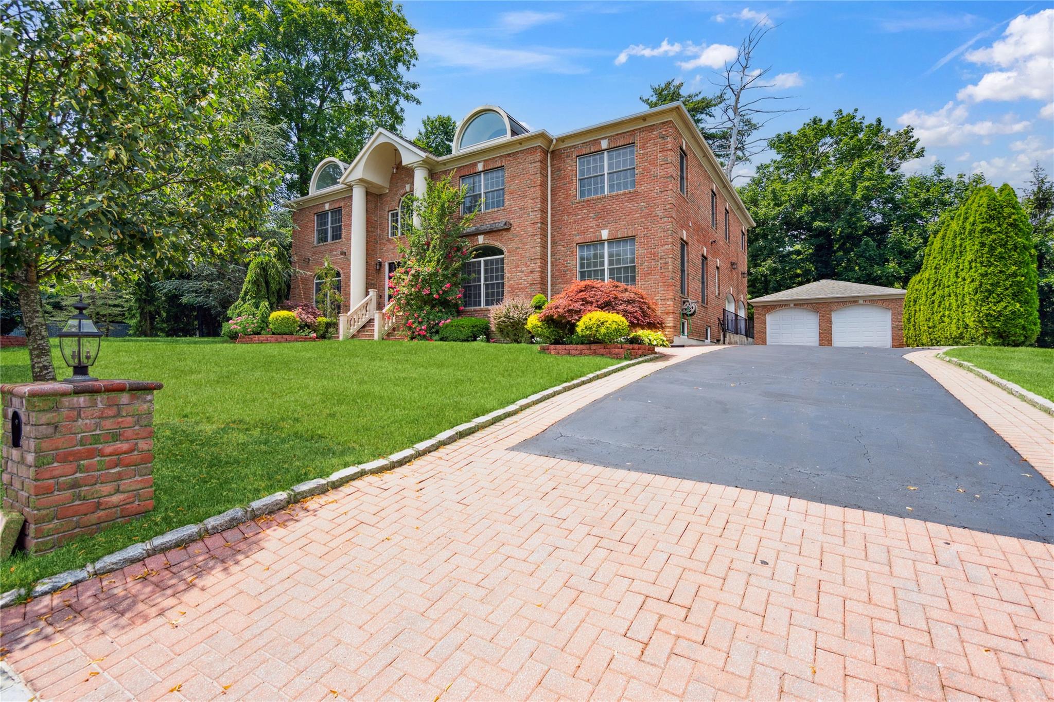 10 Roseanne Drive