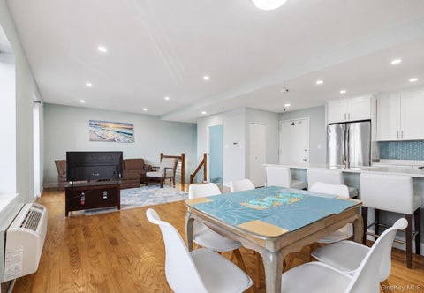 Condo For Rent - 100 W Broadway #6C<br/> Nassau County, Long Beach, NY 11561