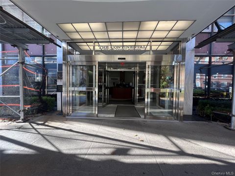 Photo of 70-20 108th Street #2K, Forest Hills, NY 11375 (MLS # 930985) Photo of 70-20 108th Street #2K, Forest Hills, NY 11375 (MLS # 930985)