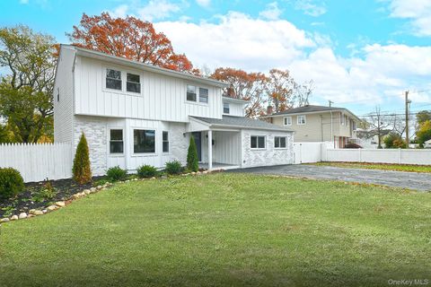 Photo of 11 Cayuga Avenue, Deer Park, NY 11729 (MLS # 930896)