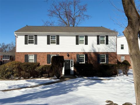 Condo For Sale - 7 Essex Lane #B3<br/> Suffern, NY 10901