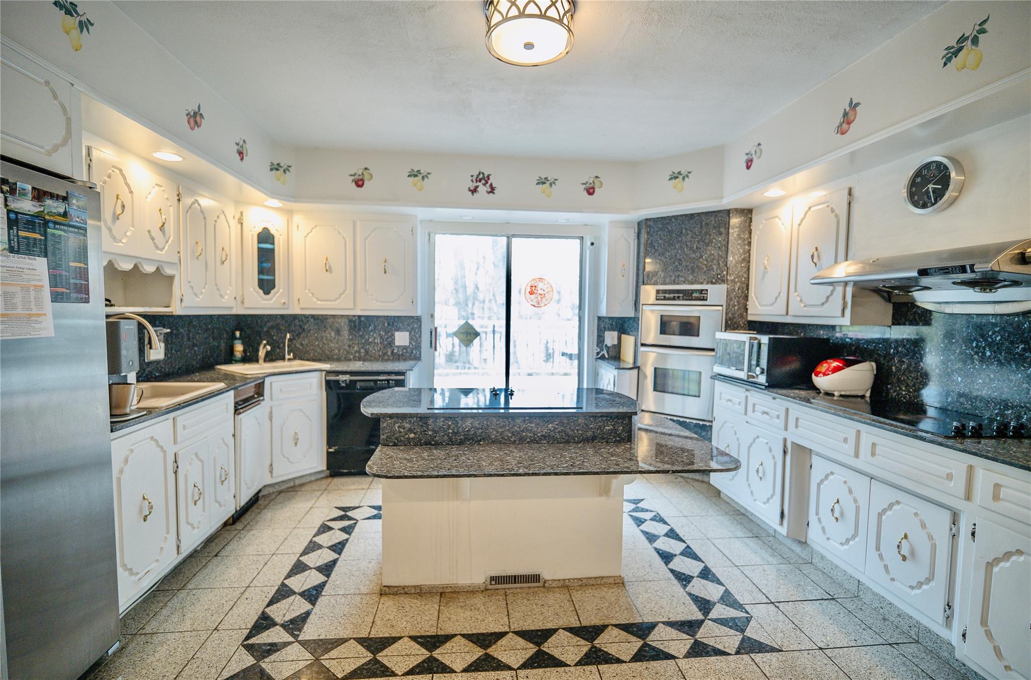 90 Old Pond Road, Great Neck, New York image 22