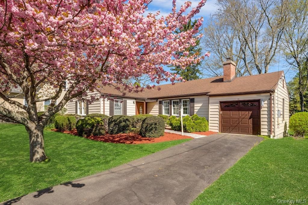 Photo of 16 Ria Drive, White Plains, NY 10605 (MLS # 988911)
