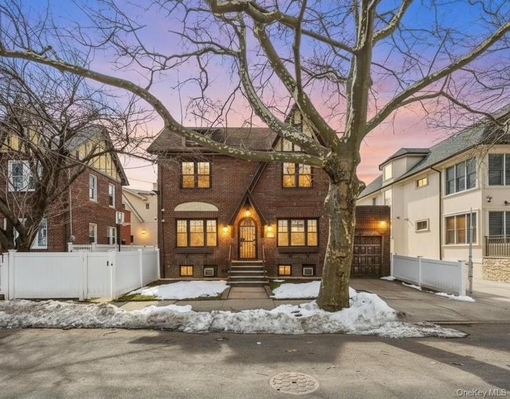 Photo of 1674 Ryder Street, Brooklyn, NY 11234 (MLS # 967946)