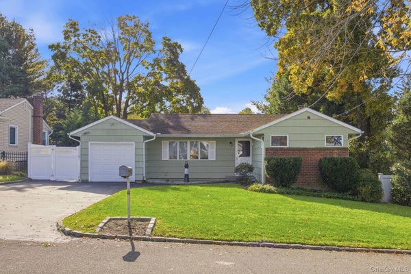 35 SHERIDAN ST, HUNTINGTON, NY 11743 - Image 67b1a59b5bfdbc048aab010d28f9ce3a/3715217007