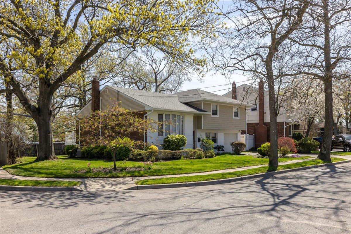 1 Newport Drive, Hewlett, New York image 2