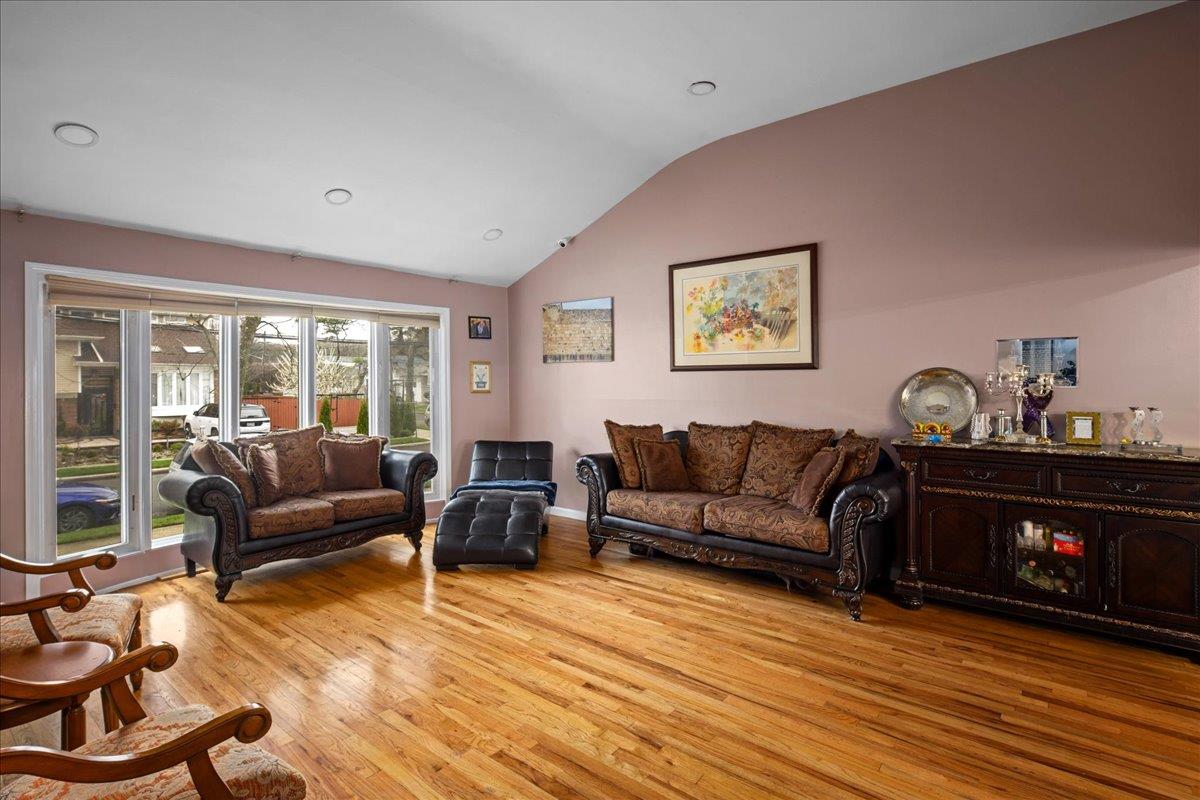 1 Newport Drive, Hewlett, New York image 5