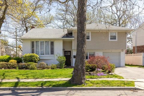 1 Newport Drive, Hewlett, NY 11557 - MLS#: 852886