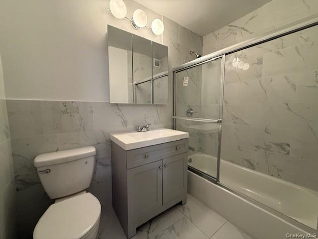 Photo of 101 Lincoln Avenue #1R, Mineola, NY 11501 (MLS # 982232)