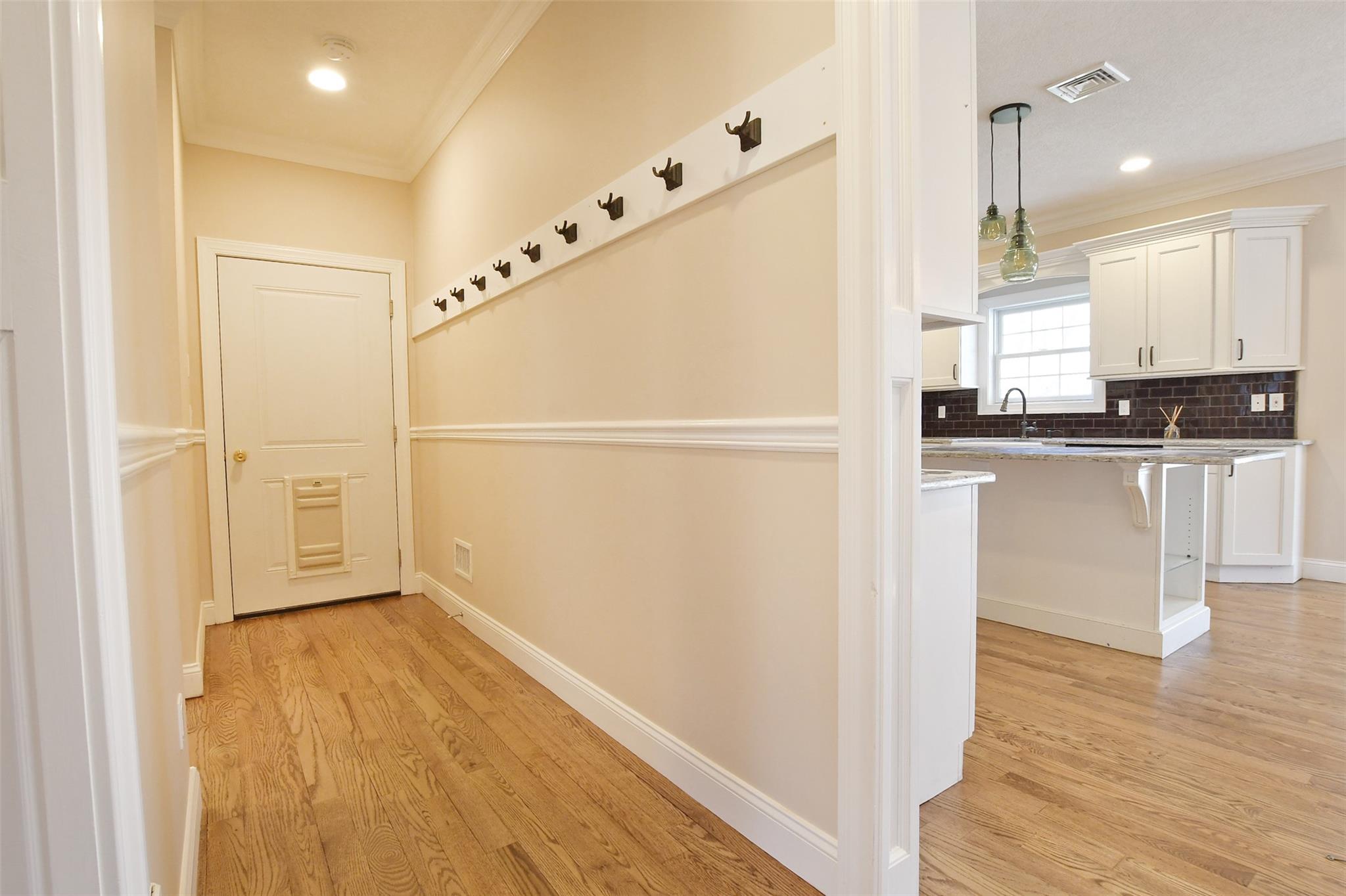 103 W Silver Beech Lane, Calverton, Florida image 17
