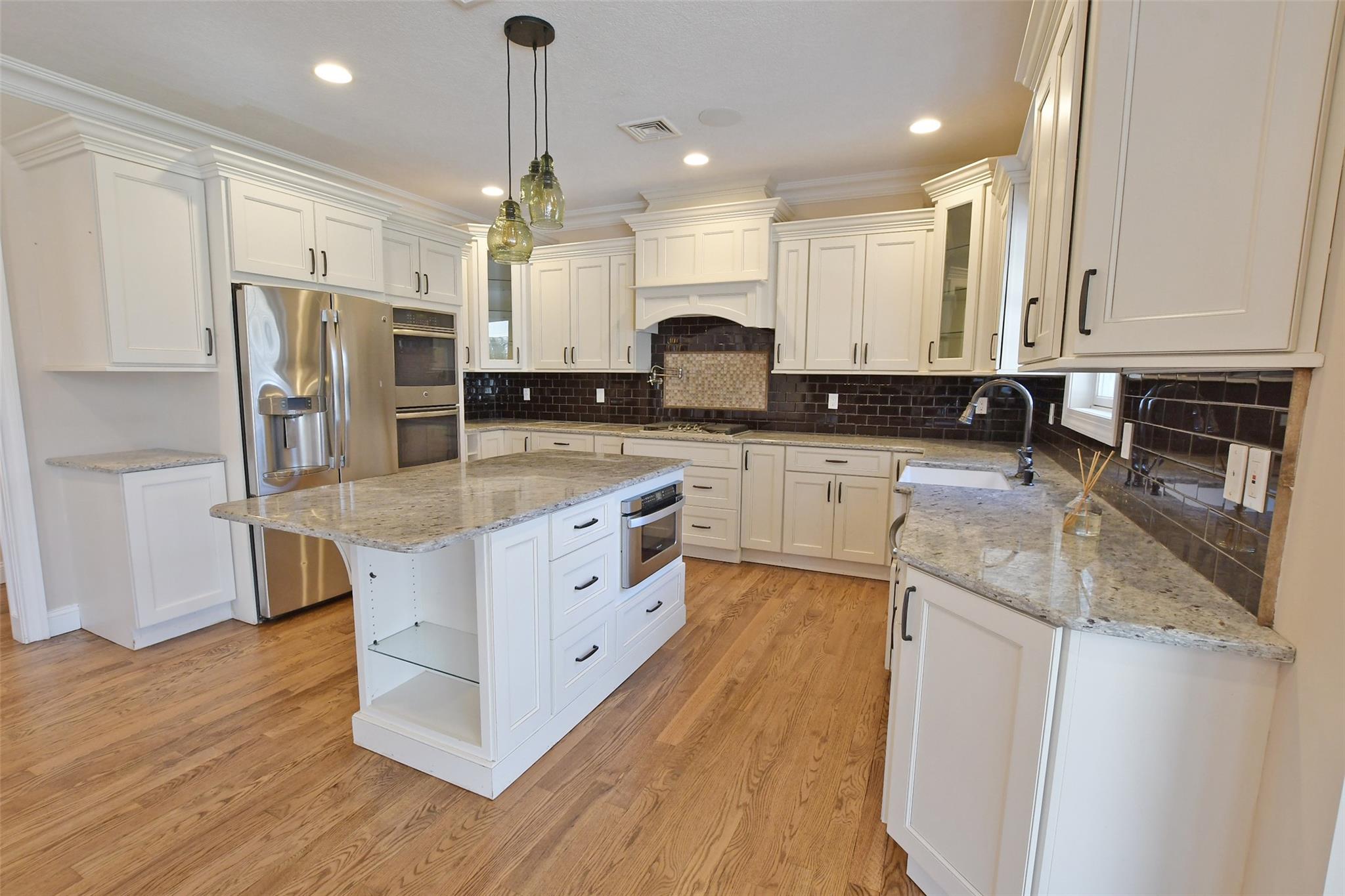 103 W Silver Beech Lane, Calverton, Florida image 24