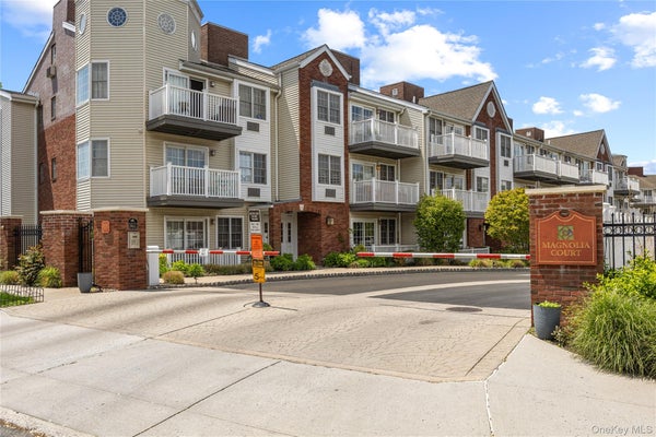 9422 MAGNOLIA CT APT 1B, OZONE PARK, NY 11417 - Image 67d7fe0300cd5ee9cd083f1e4166180c/2901368973
