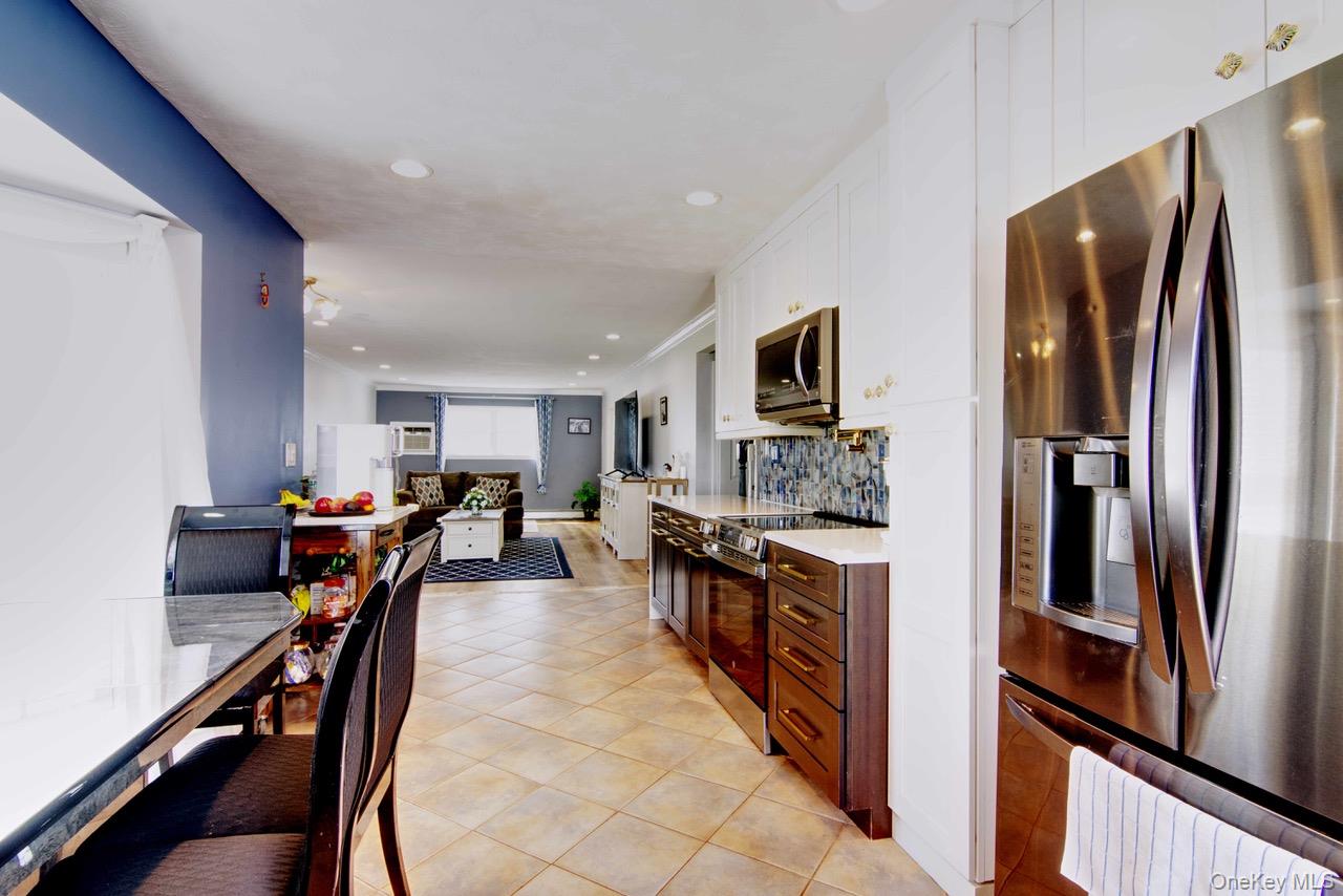 96 Stuyvesant Drive