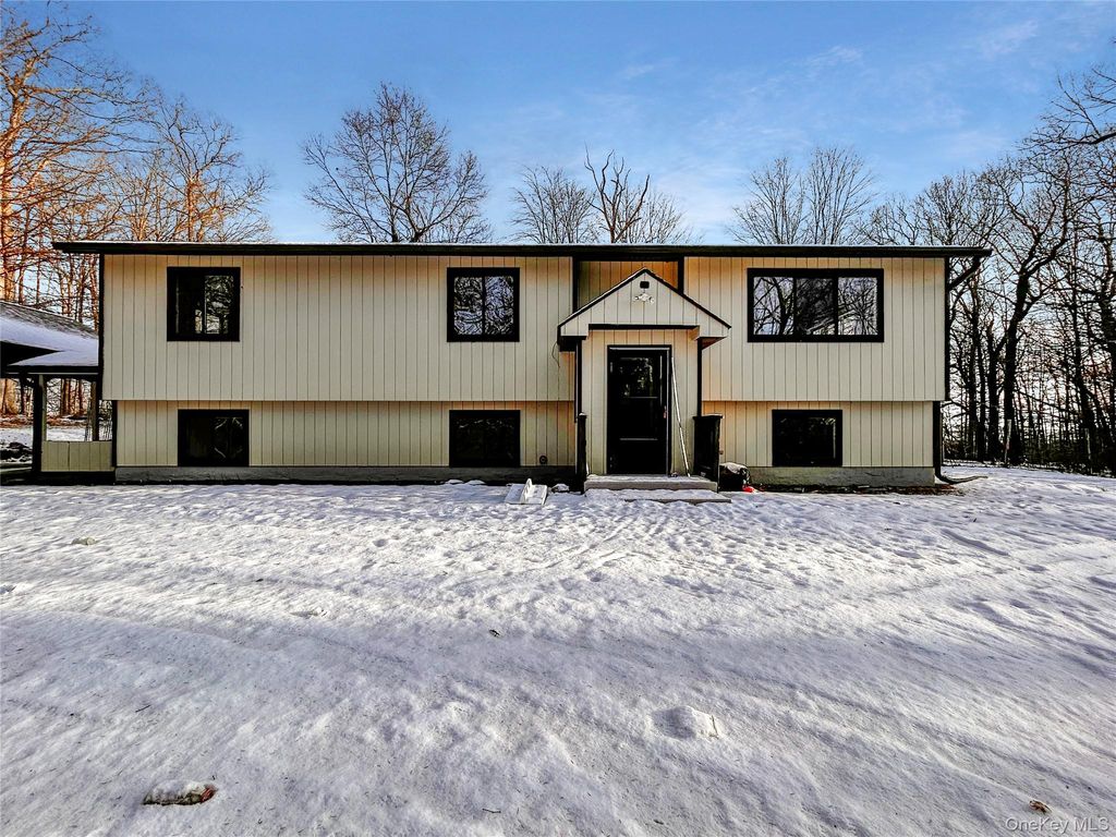 Photo of 218 Beattie Road, Rock Tavern, NY 10992 (MLS # 943753)