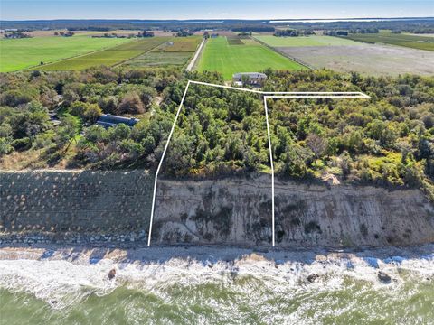 6121 Oregon Road Cutchogue NY 11935