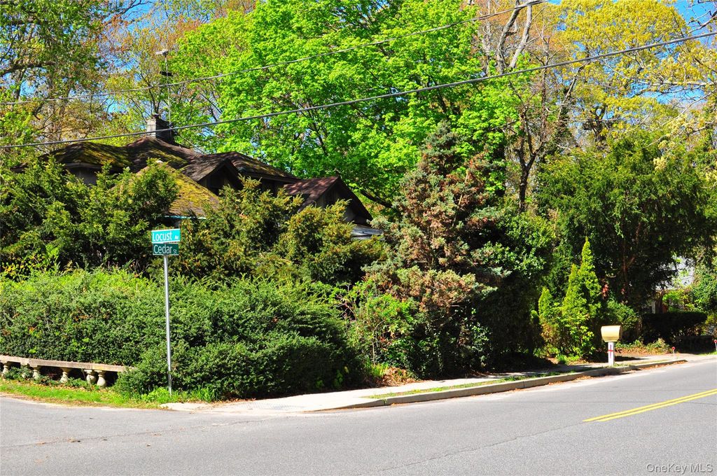 Photo of 50 Cedar Street, Stony Brook, NY 11790 (MLS # 991478)
