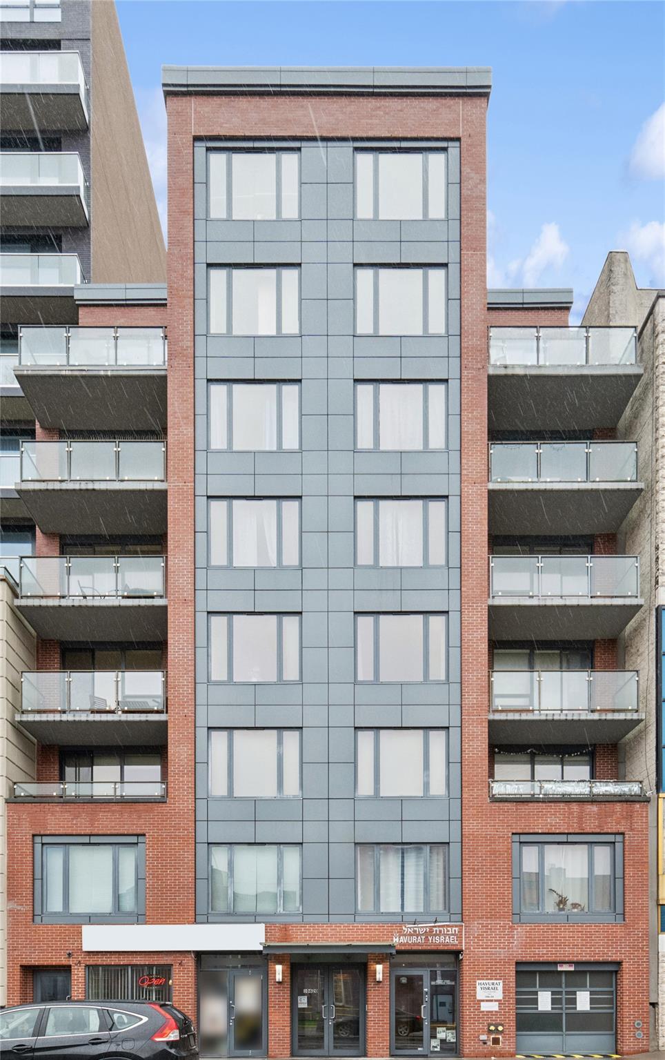 70th Avenue 4A, Forest Hills, Queens, NY - 2 Bedrooms  
2 Bathrooms  
5 Rooms - 
