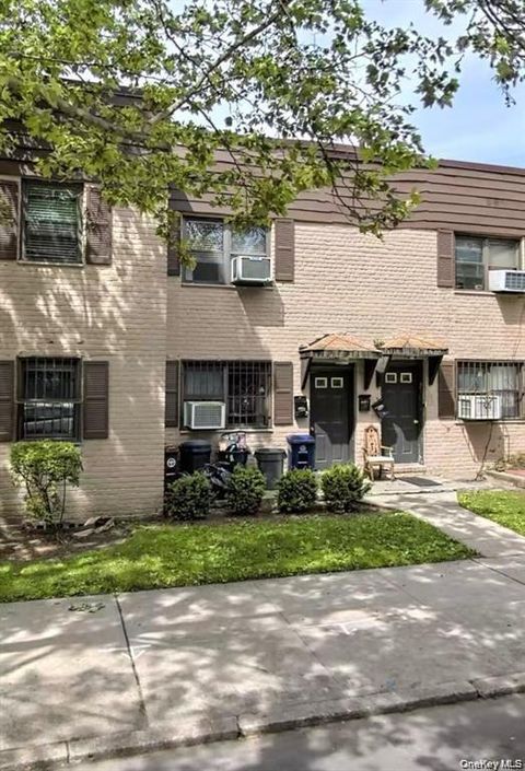 Photo of 71-38 147th Street #27A, Kew Garden Hills, NY 11367 (MLS # 1010662)