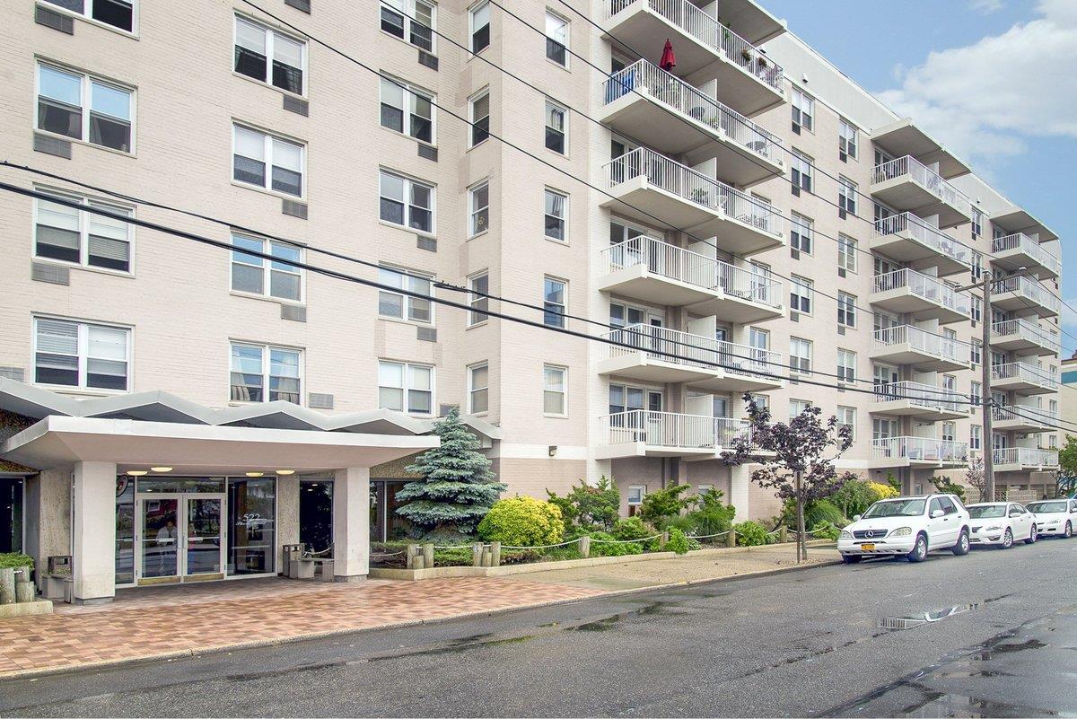 522 Shore Road #3L, Long Beach, New York image 1
