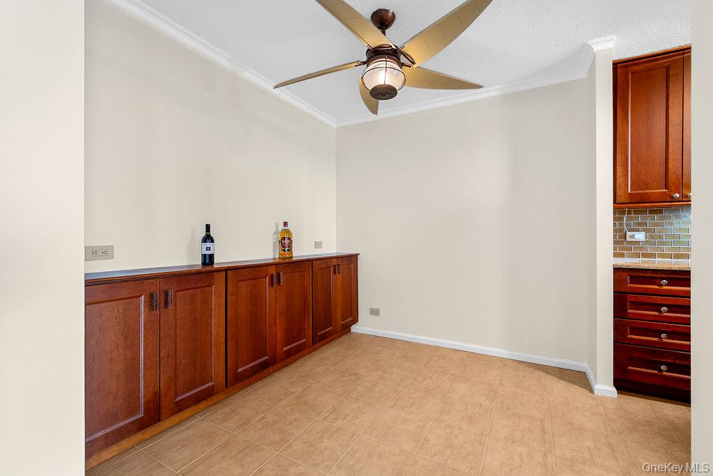 2 Bay Club Drive 16V