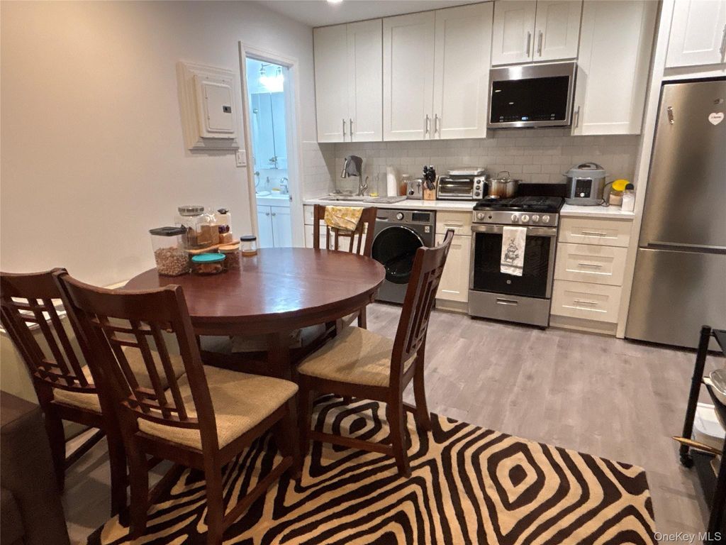 Photo of 30 Barstow Road #LL4, Great Neck, NY 11021 (MLS # 983762)