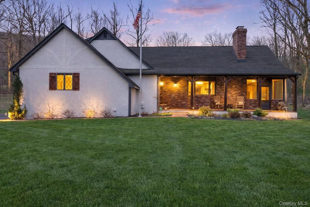 Photo of 3 Mountain Brook Road, Cornwall, NY 12518 (MLS # 981947)