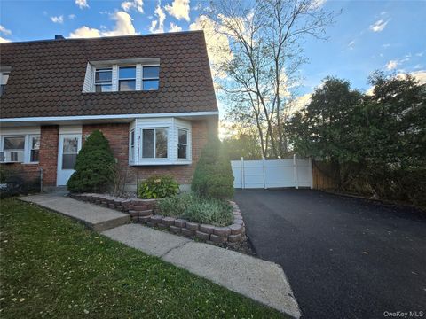 Photo of 114 Sarah Lane, Middletown, NY 10941 (MLS # 931154)