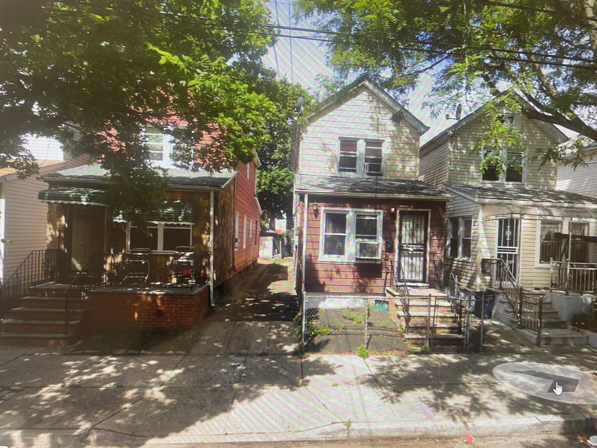 129-28 135 Place, South Ozone Park, New York image 16
