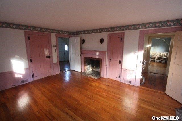 380 370 & O Deer Park Road, Dix Hills, New York image 10