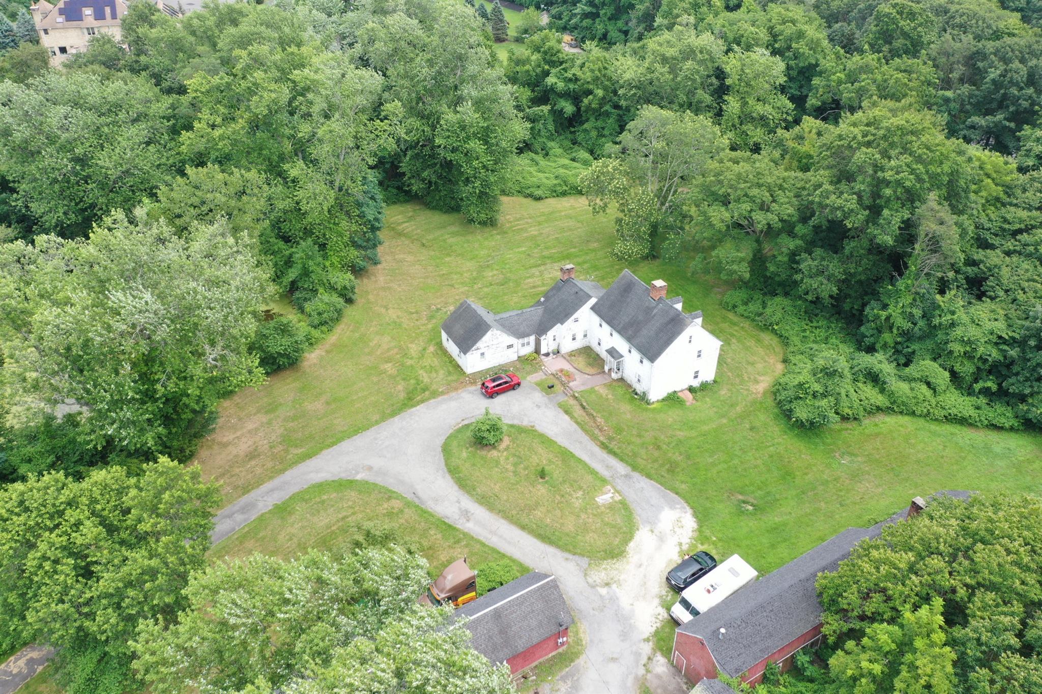 380 370 & O Deer Park Road, Dix Hills, New York image 4