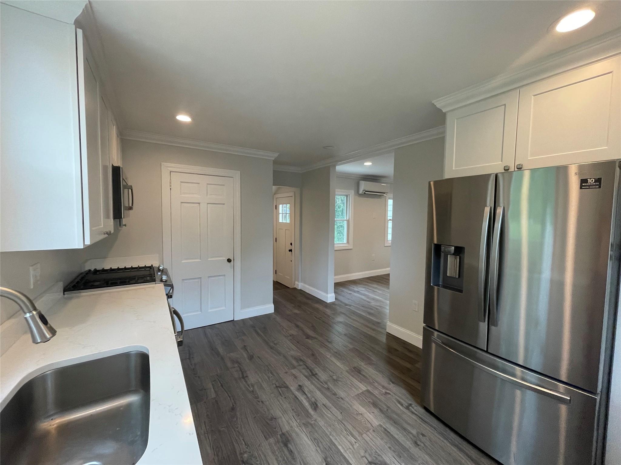 380 370 & O Deer Park Road, Dix Hills, New York image 25